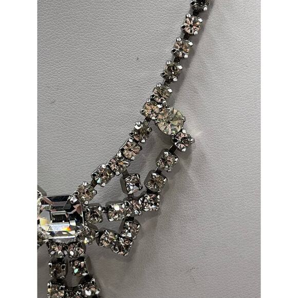 Vintage Retro Raised Bow Prong Set‎ 
Icy Rhinestone Crystal Chocker Necklace - Picture 5 of 12